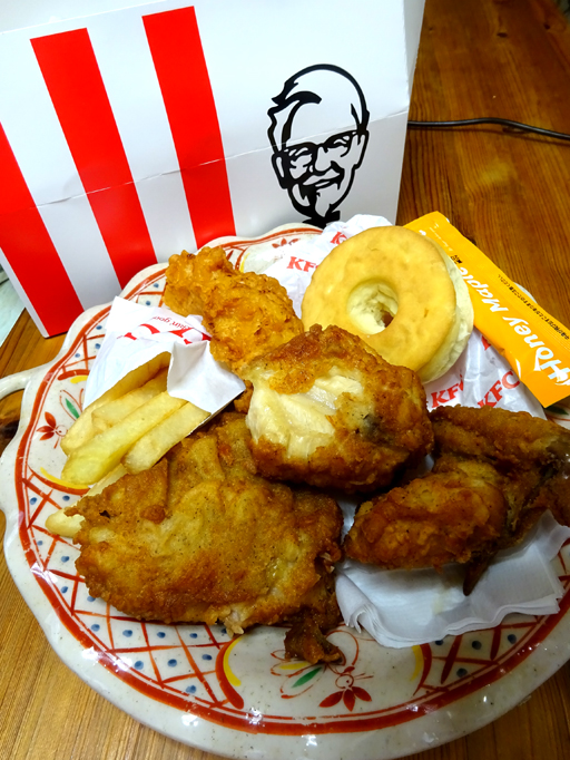 ドライブスルーでケンタの「いいとこどりパック」のはずが