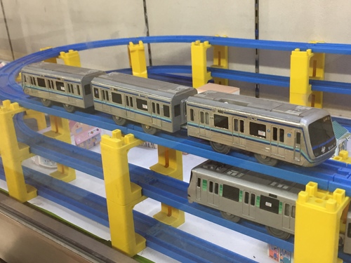 あざみ野駅にある改造プラレールを見てきた