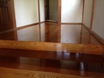 板間の廊下が白く・・・。 板間の廊下が白く・・・。