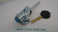 BMW X1 HU92　左ドアキーシリンダーＮｏ．５０ 社外品