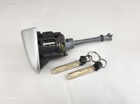 【中古品 】トヨタ   ラクティス純正 　フリーホイール　MT－6、TOY48　右ドアシリンダー エマージェンシーキー付