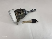 【中古品純正】18クラウン MT－6/TOY48　ドア右 シリンダーメカキー付