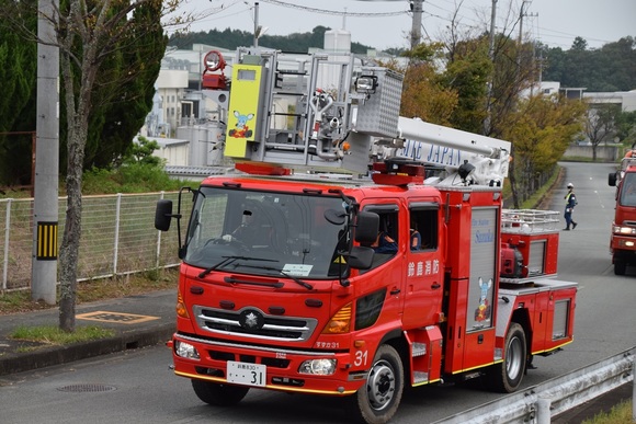 幸田救助のホームページ はしご車 屈折はしご車