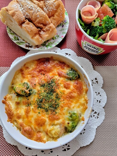 マカロニチーズグラタンとハムサラダ&陽が長くなってきた